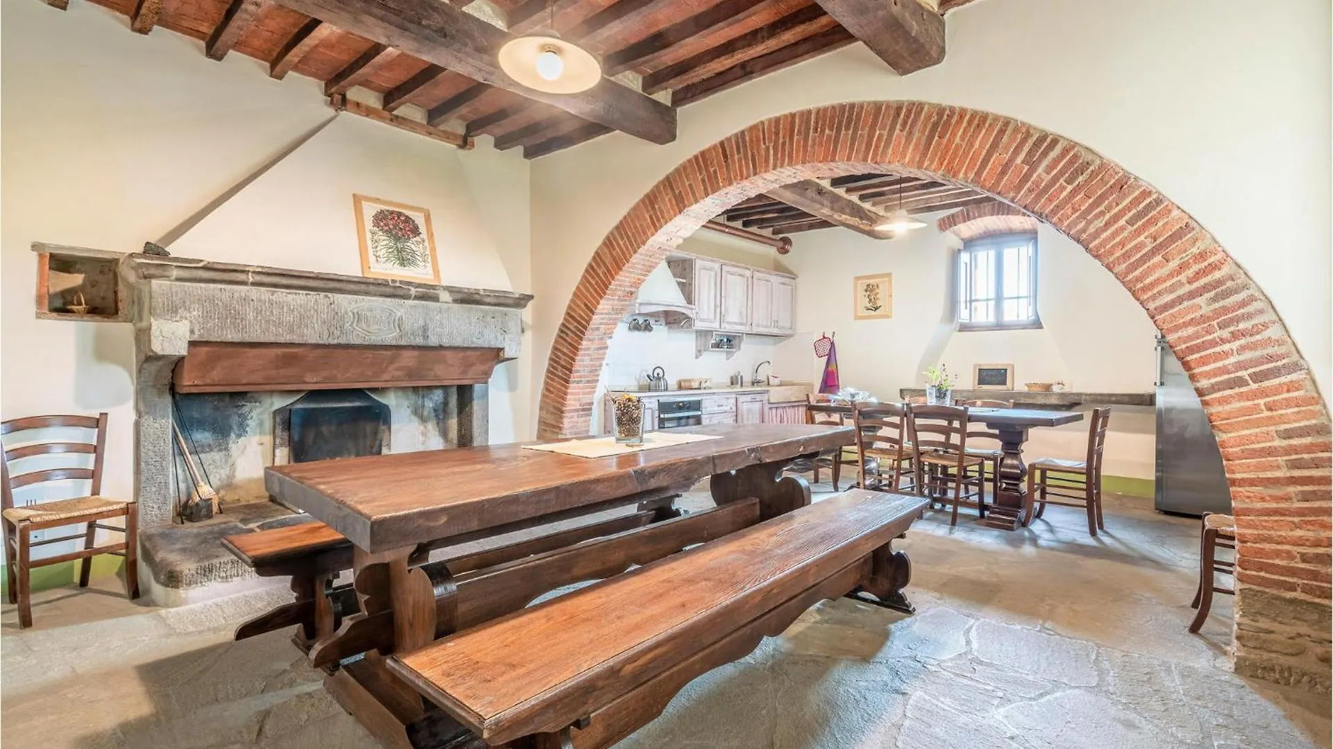 Casale Valle Di Sopra 앙기아리 펜션